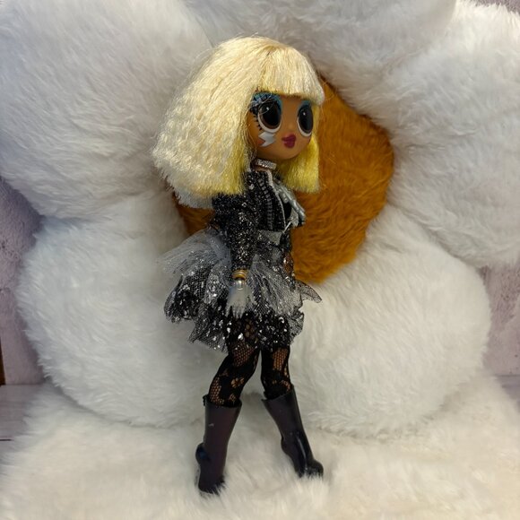 LOL Surprise OMG Remix Rock Fame Queen Fashion Doll 2019 (SKU: 329TO) - Picture 5 of 14
